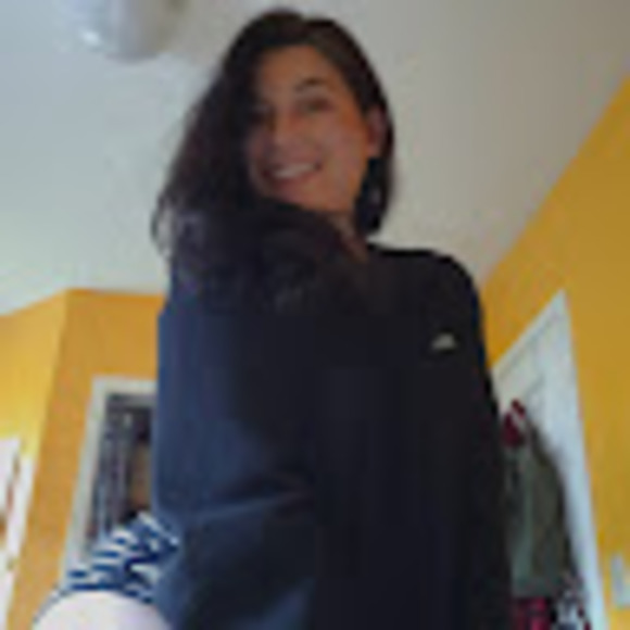 Meet your Posher, Bri - Picture 1 of 1